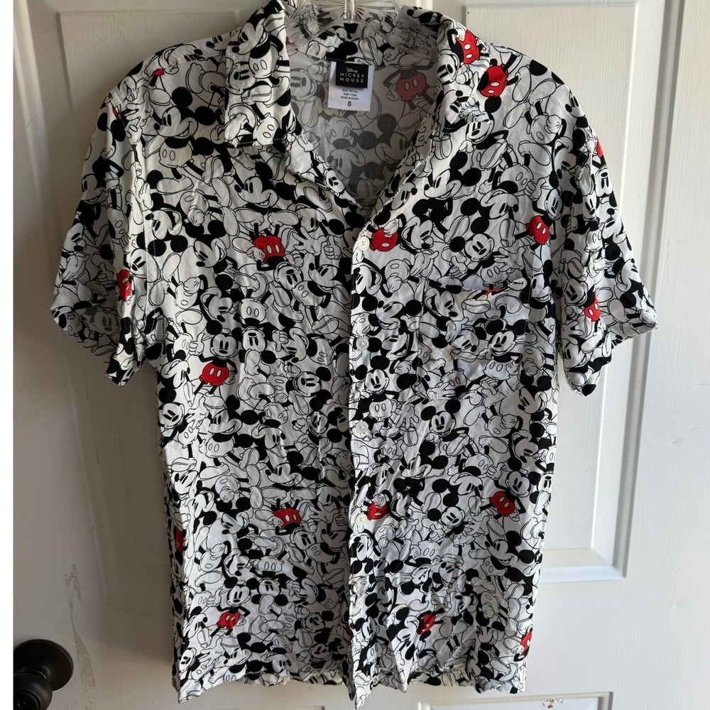 Disney Mickey Mouse Men's Small All Over Print Retro Button-Down Camp Shirt
